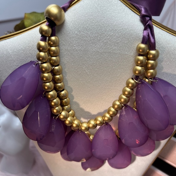 Francesca’s Collection Chunky Purple Teardrop Statement bib Necklace on ribbon - Picture 1 of 2